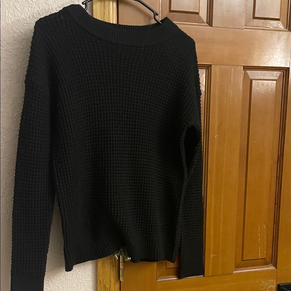 Time and Tru Black Crew Neck Sweater